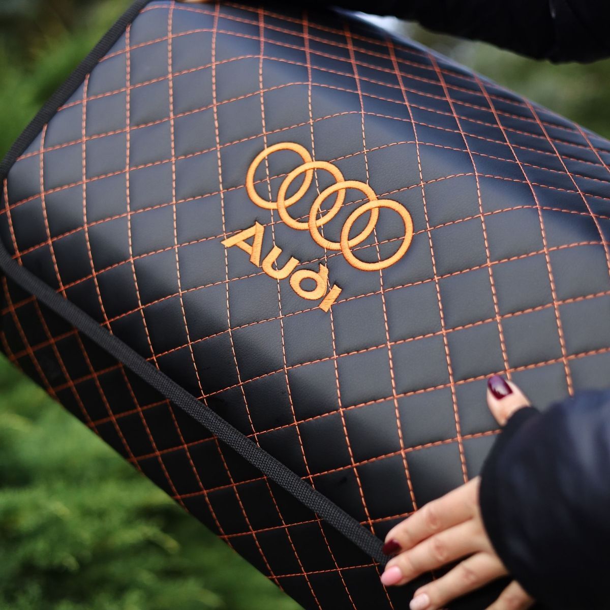 Органайзер в багажник авто Autobag, чорний з помаранчевою строчкою, 50x30x30 см 04-50VN0 фото