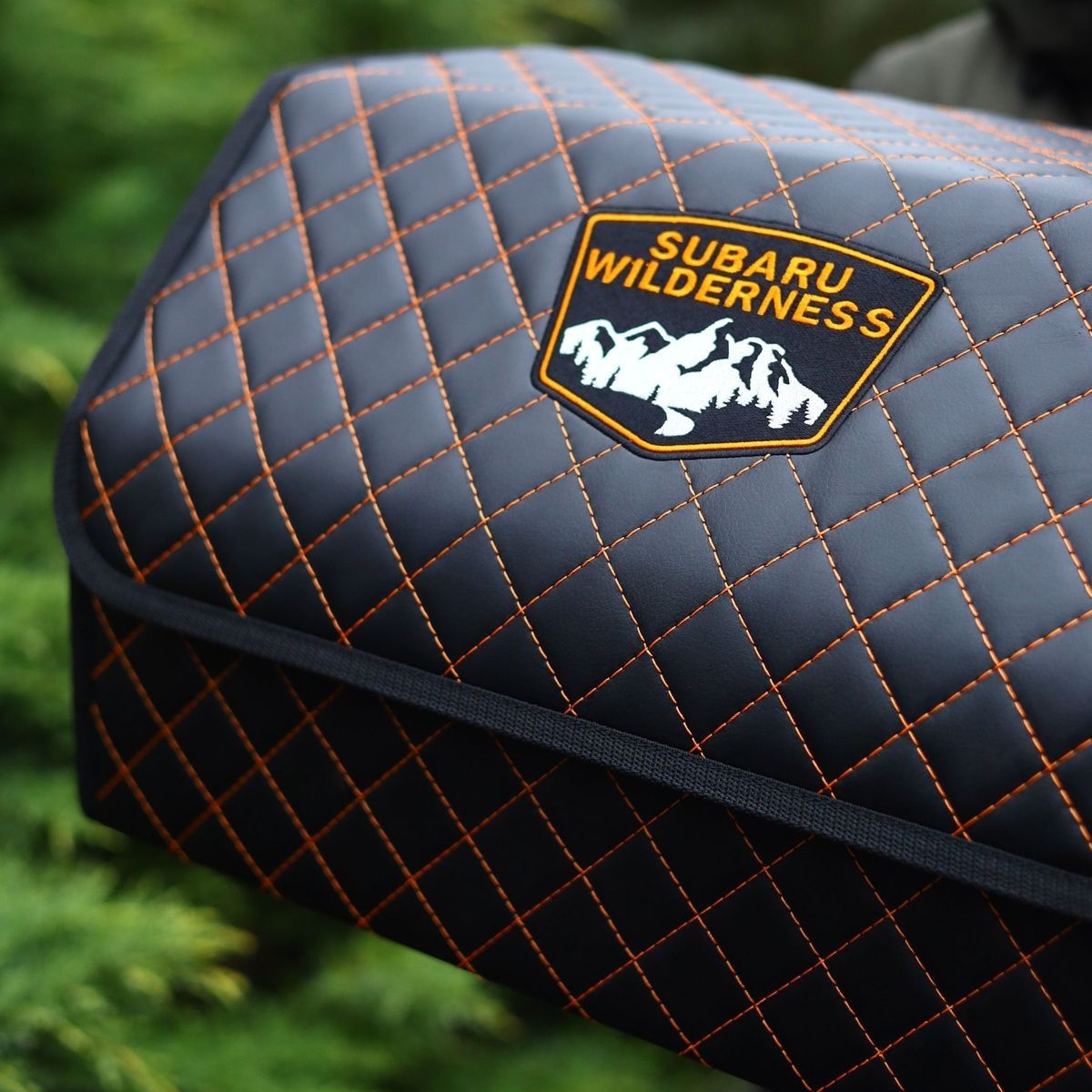 Органайзер в багажник авто Autobag, чорний з помаранчевою строчкою, 50x30x30 см 04-50VN0 фото