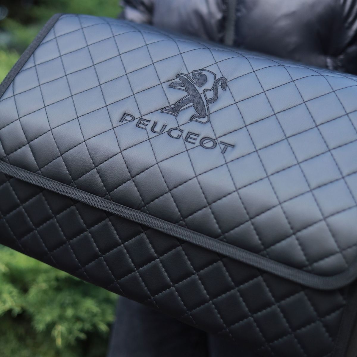 Органайзер в багажник авто Autobag, чорний з чорною строчкою, 50x30x30 см 01-50VN0 фото